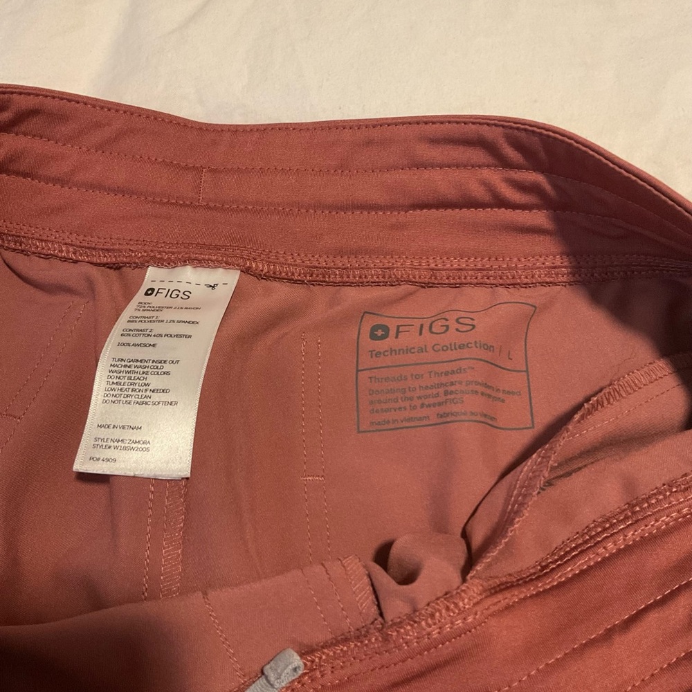 Figs Technical Collection Pants  N top in mauve